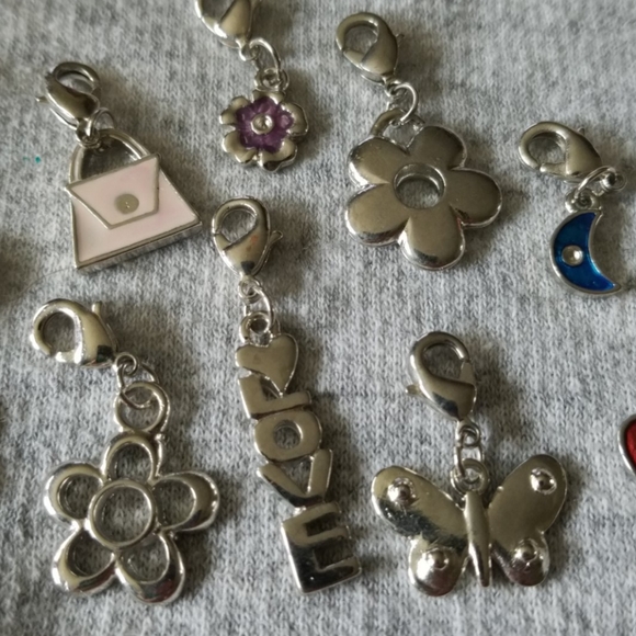 Charm bracelet with 14 charms - Picture 3 of 5